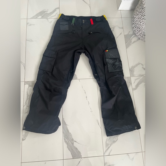 SESSIONS SKI OR SNOW 🏂BOARD PANTS Size MEDIUM LIKE NEW! Good looking 🏂pants🏂 - Picture 7 of 17